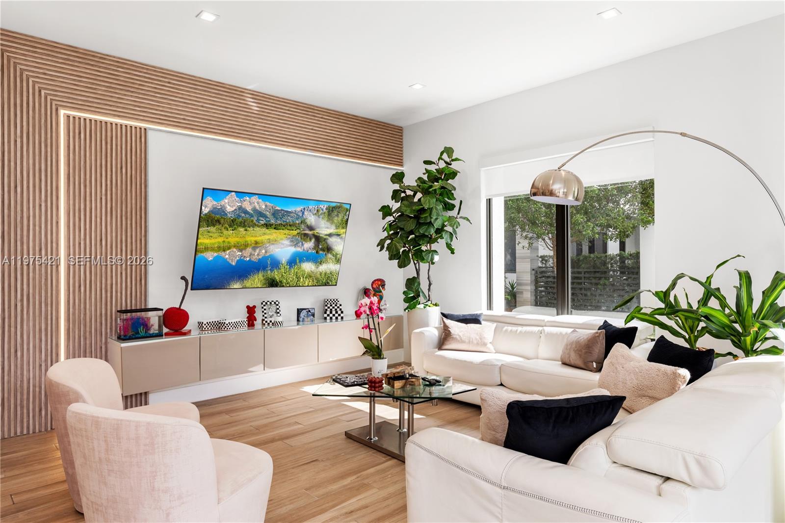 DOWNTOWN DORAL SOUTH PHAS - Residential Lease