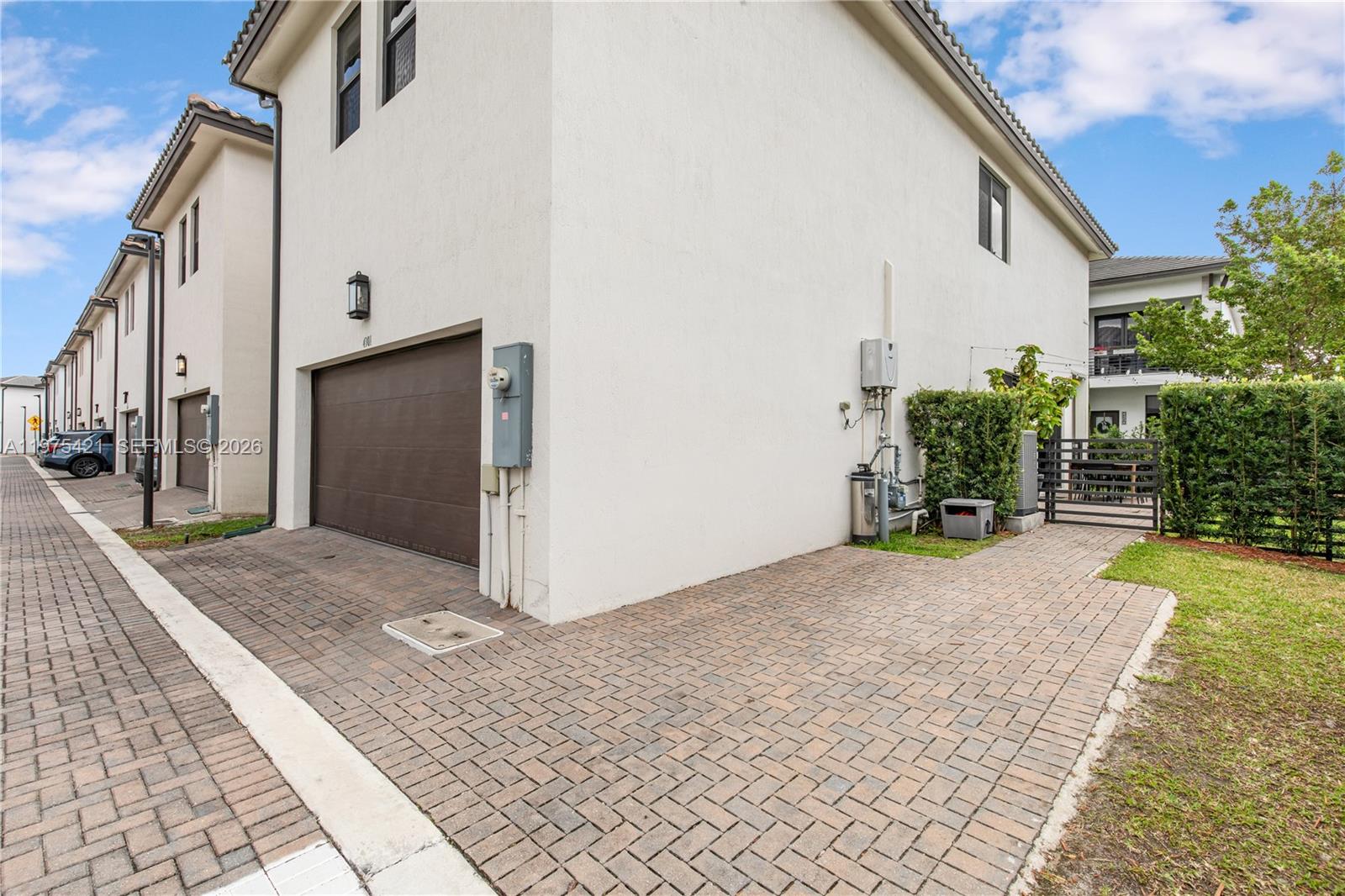 DOWNTOWN DORAL SOUTH PHAS - Residential Lease