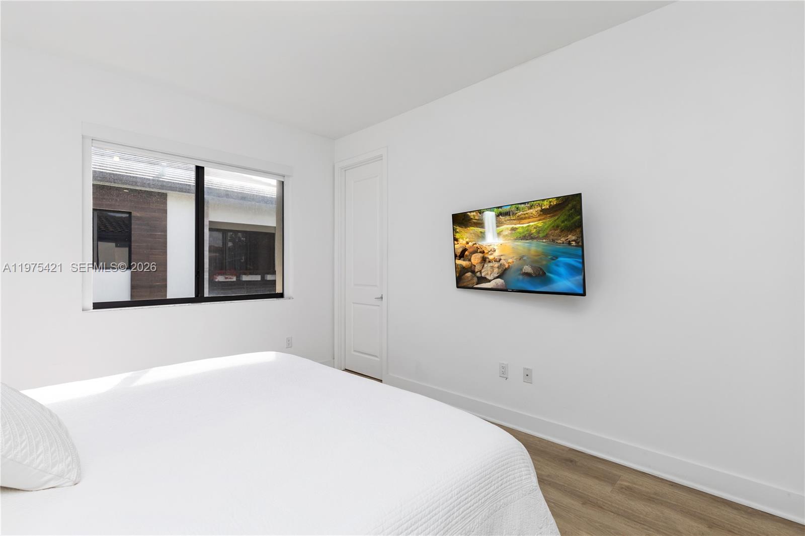 DOWNTOWN DORAL SOUTH PHAS - Residential Lease