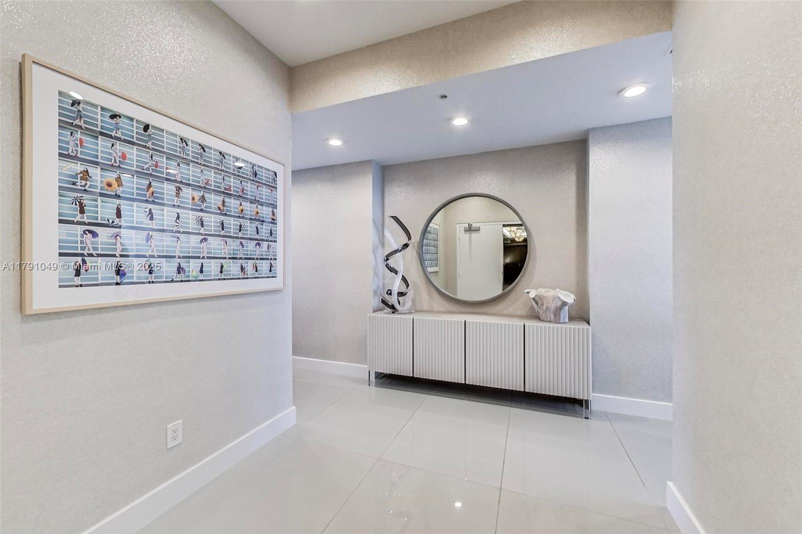 6899 Collins Ave 3504