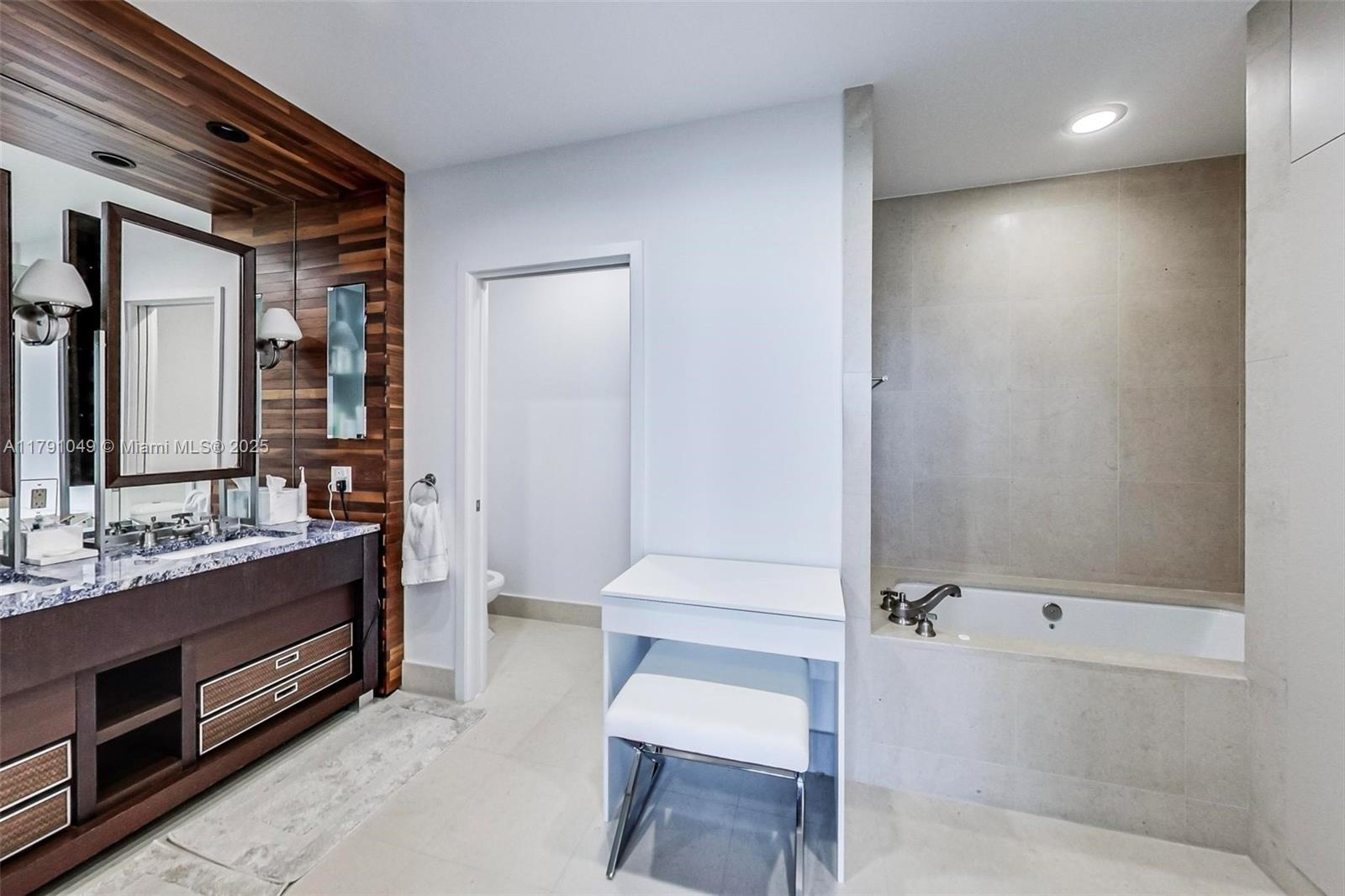 NORTH CARILLON BEACH COND - Residential