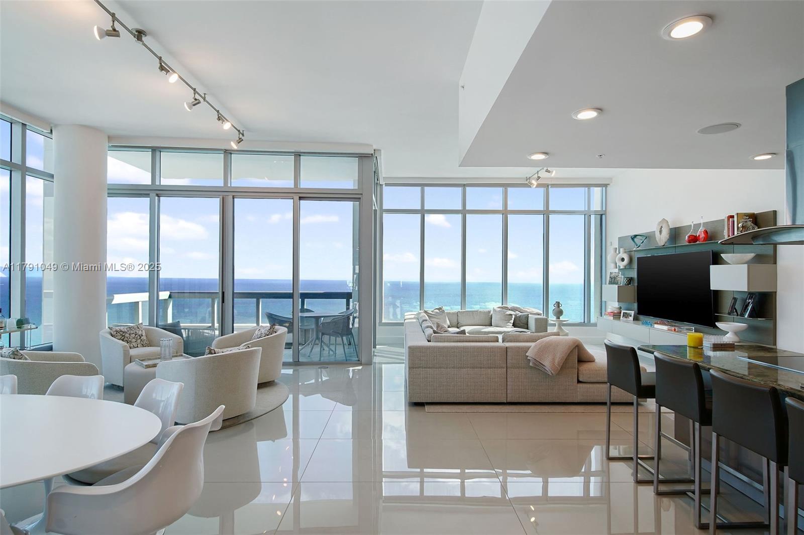 NORTH CARILLON BEACH COND - Residential