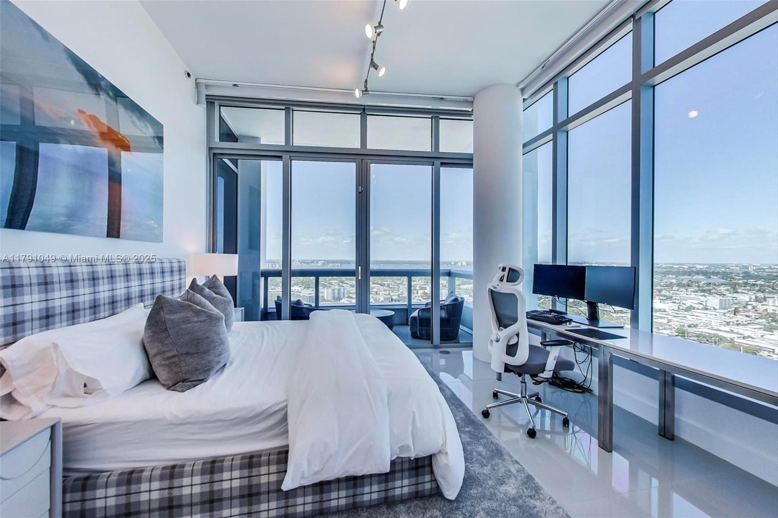 NORTH CARILLON BEACH COND - Residential