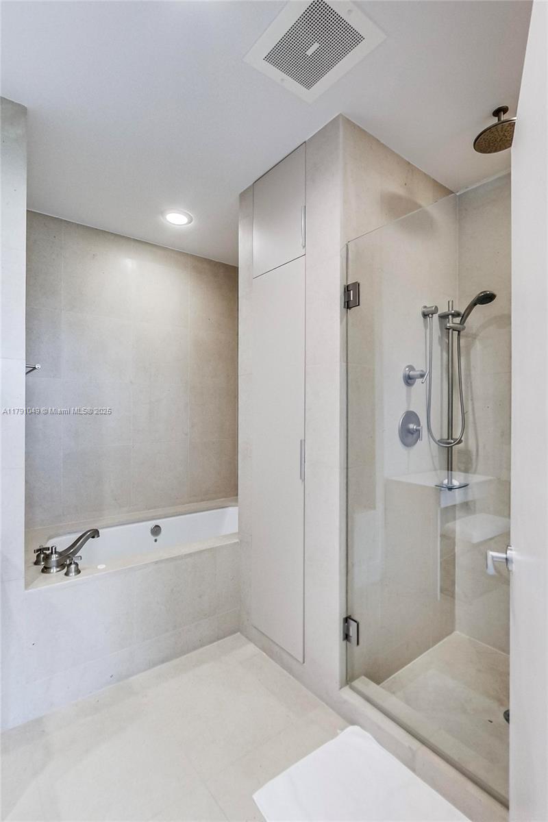 NORTH CARILLON BEACH COND - Residential