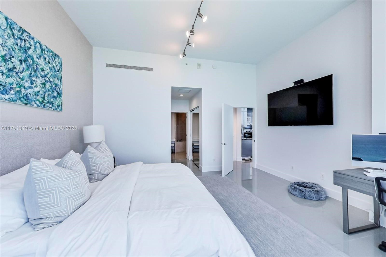 NORTH CARILLON BEACH COND - Residential