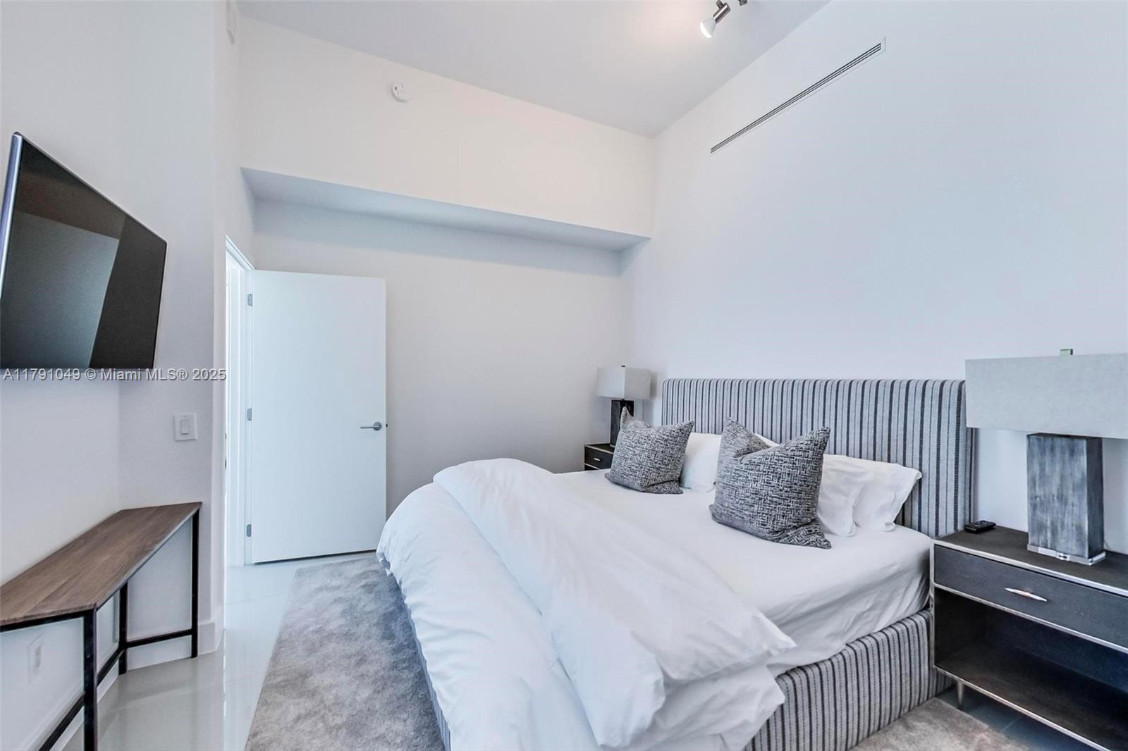 NORTH CARILLON BEACH COND - Residential