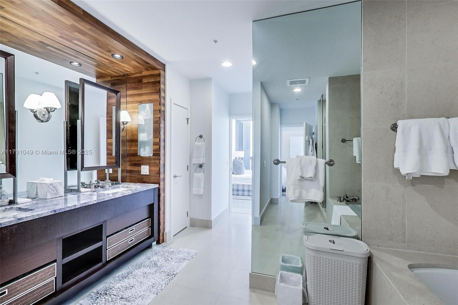 NORTH CARILLON BEACH COND - Residential