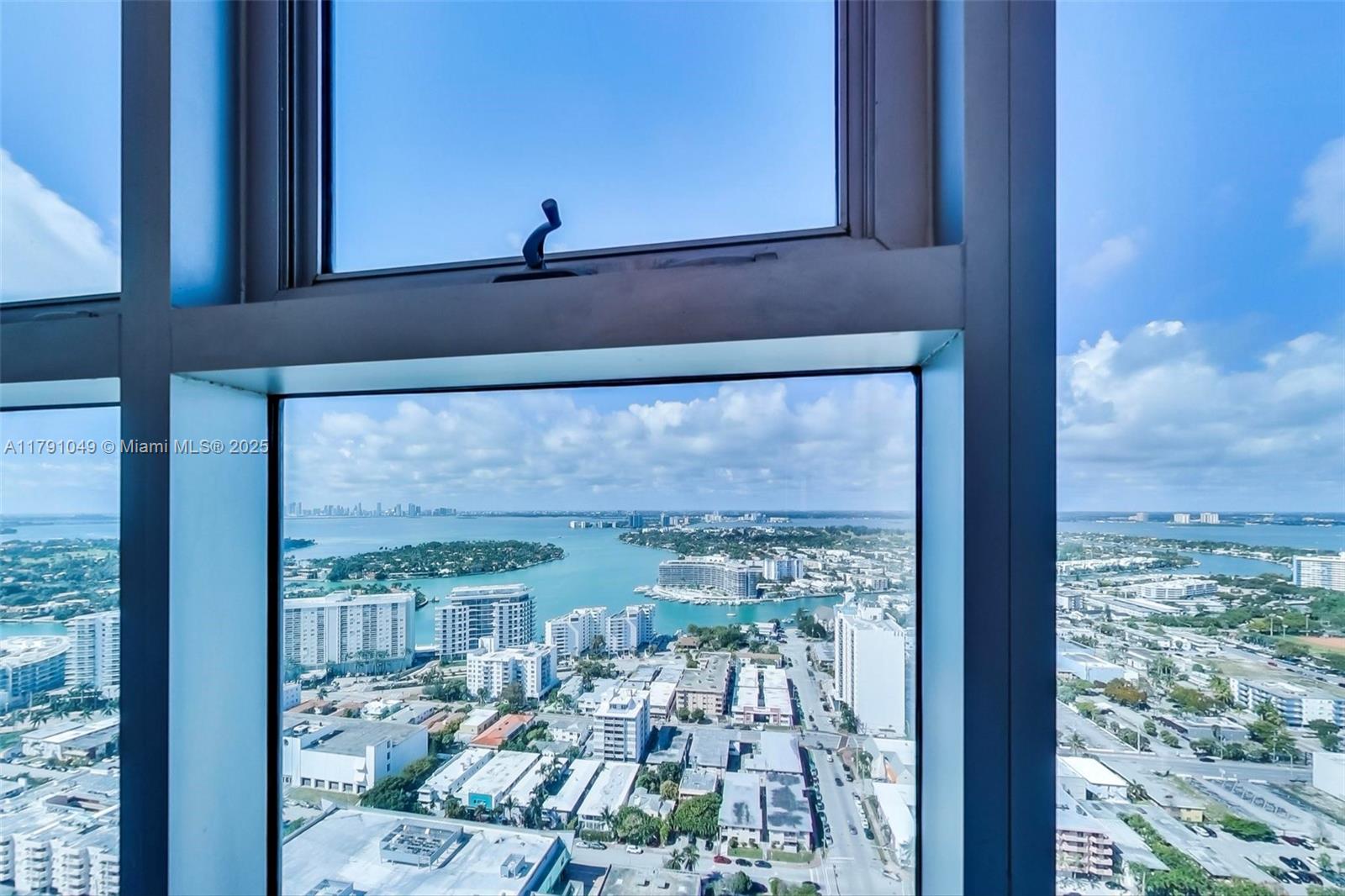 NORTH CARILLON BEACH COND - Residential