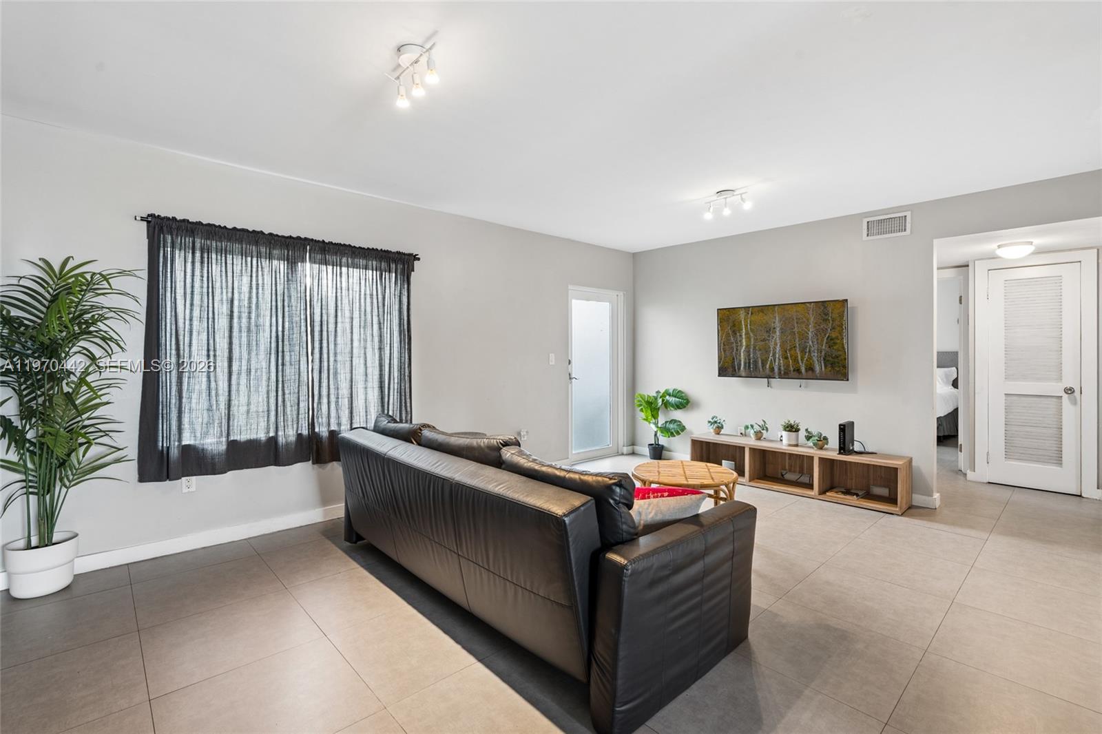 BAYWOOD - Residential Income