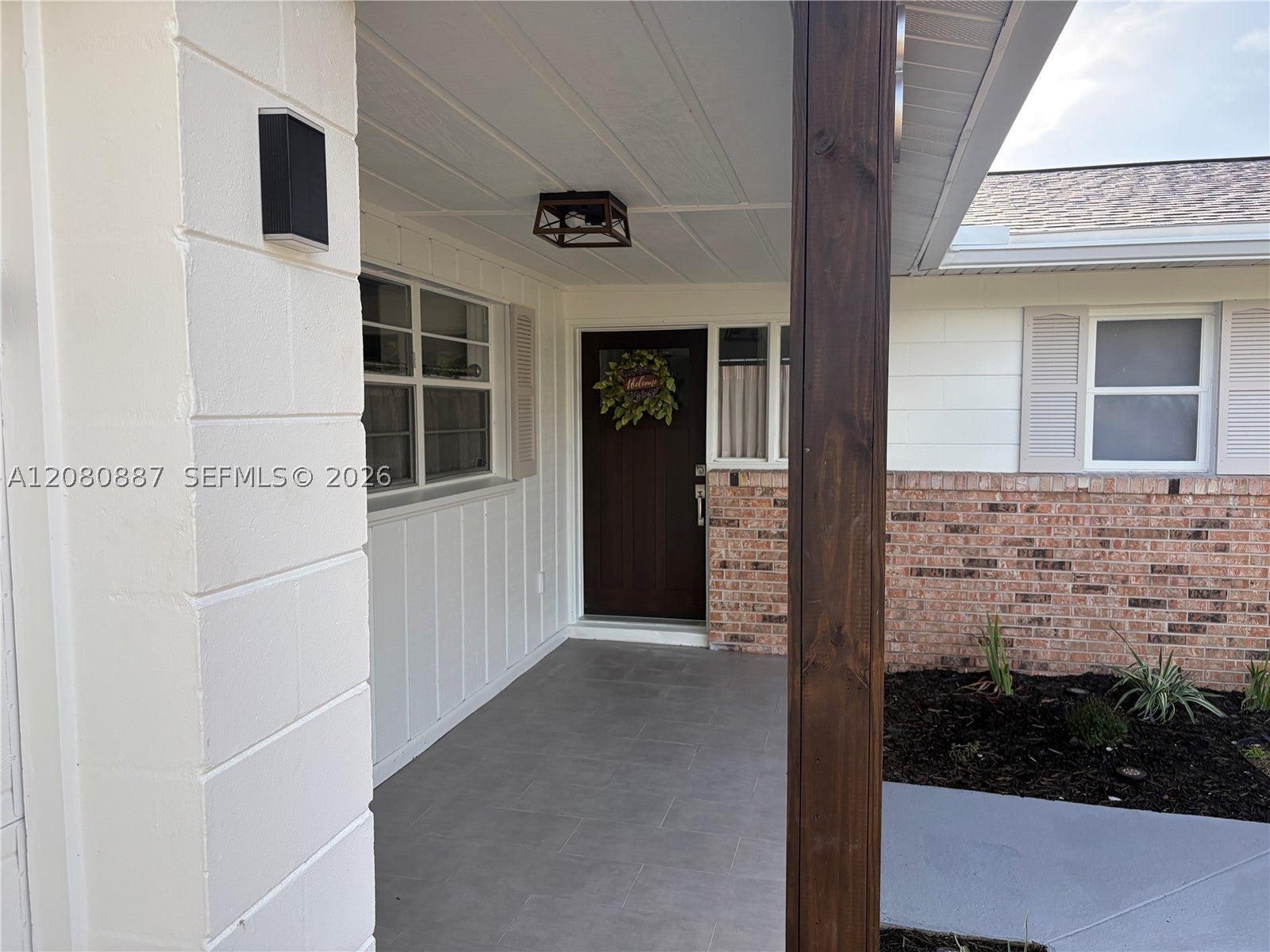 8 Emerald Way