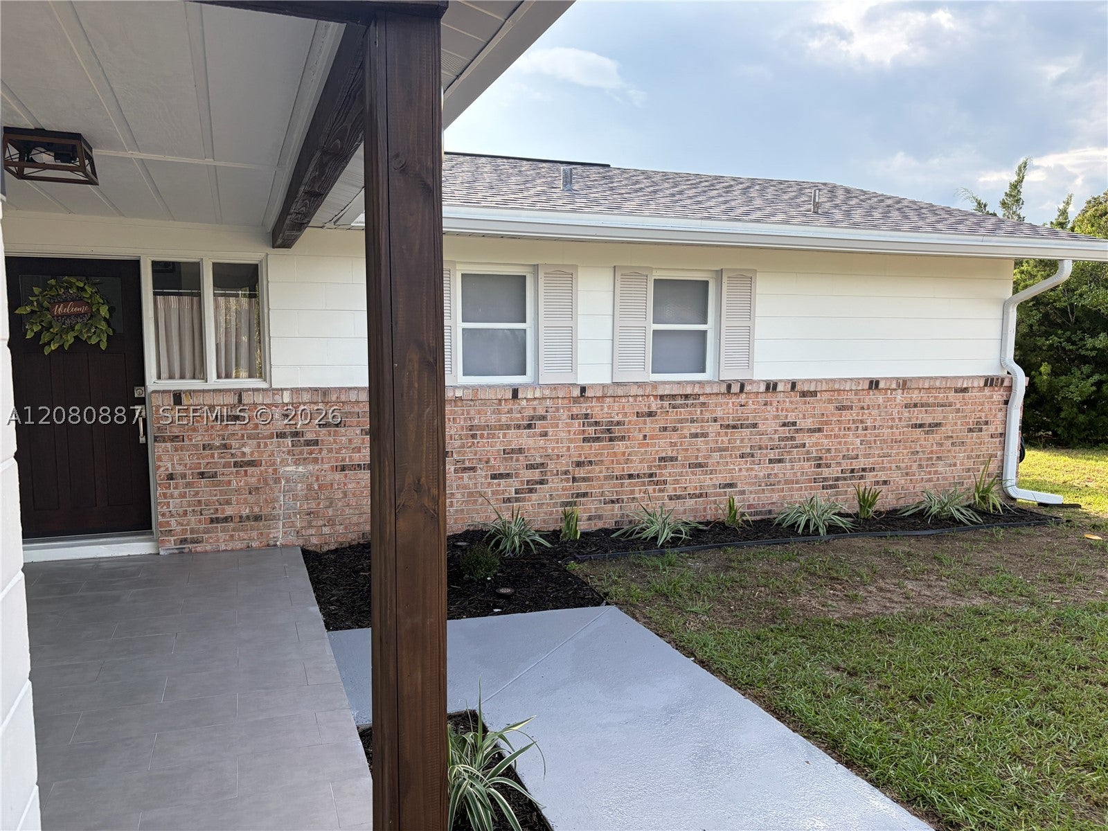 8 Emerald Way