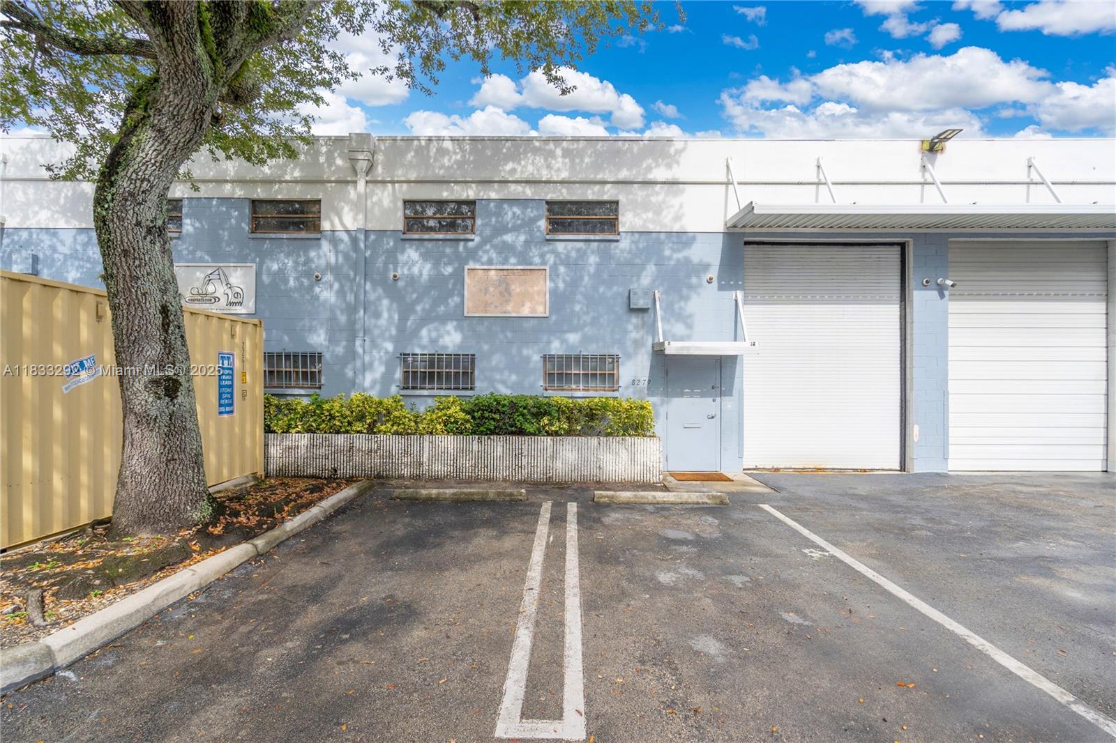 Warehouse & office space, centrally located with close proximity to Miami International Airport, Doral and easy access to 826 Palmetto Expressway and other mayor highways. A/C throughout both office and warehouse space.