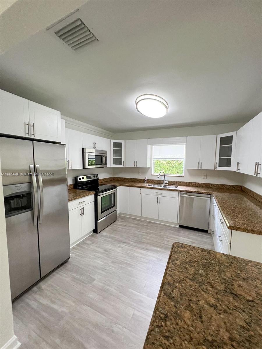 EL PORTAL SEC 7 - Residential Lease