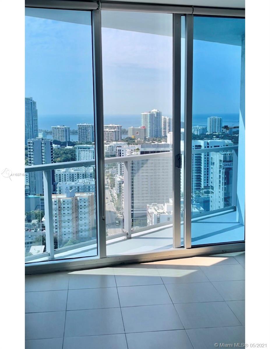 Stunning corner unit! This high floor spacious 2 bedrooms, 2.5 bathrooms apartment is completely renovated.The unit faces south and also has a balcony on the west side with amazing sunsets!Latitude on the river offer many amenities and its only steps away from Brickell city center, metromover, metrorail, restaurantes and all the lifestyle Brickell has to offer. Please call LA to schedule an appointment or use showing time!! Rent includes 1 parking space, basic cable and basic internet !!!