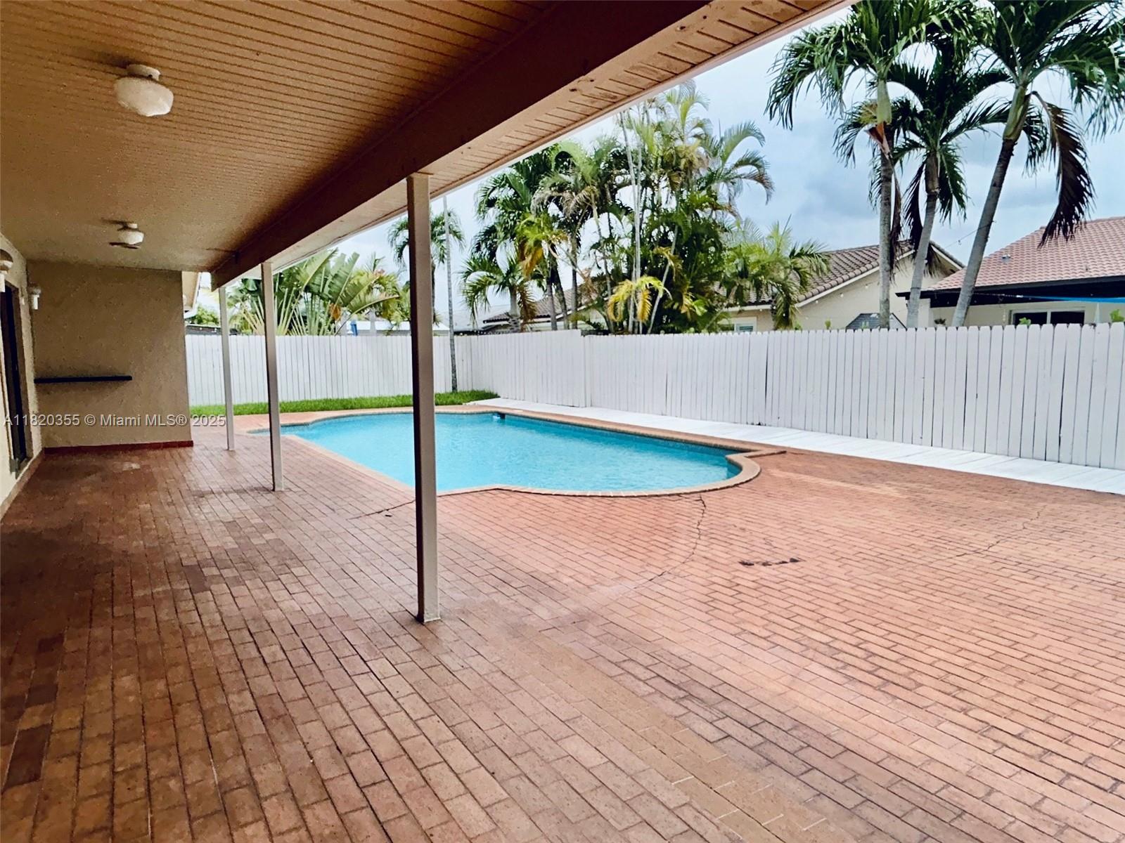 UNIV PARK EAST SEC 1 - Residential Lease