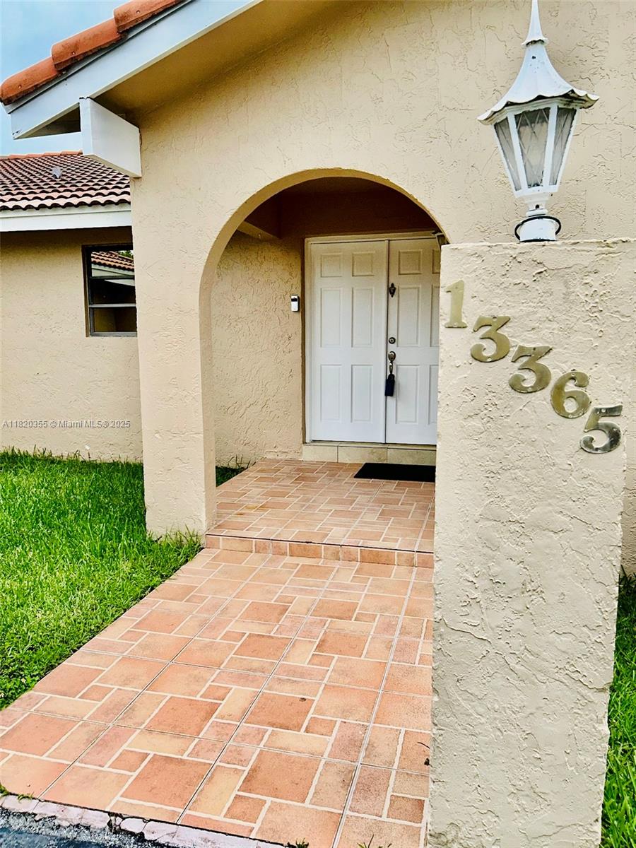 UNIV PARK EAST SEC 1 - Residential Lease