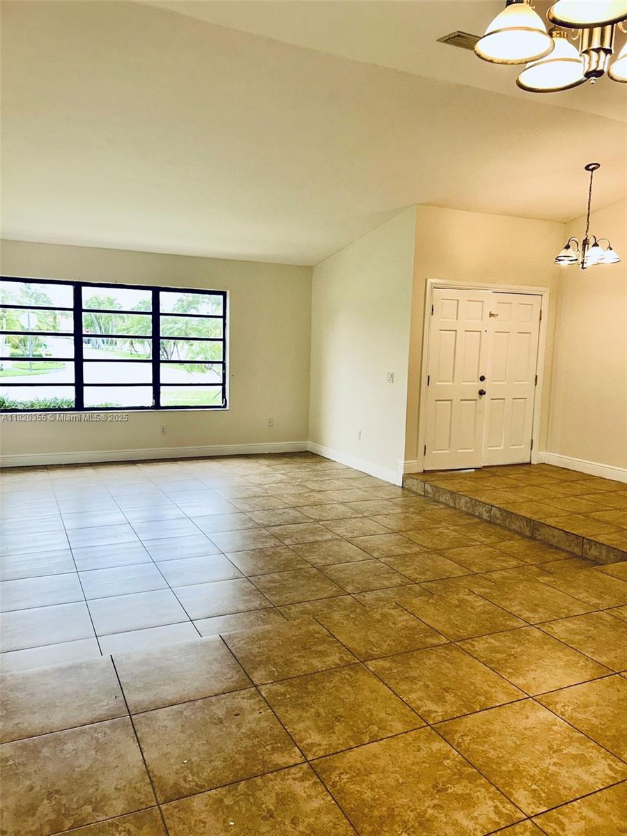 UNIV PARK EAST SEC 1 - Residential Lease