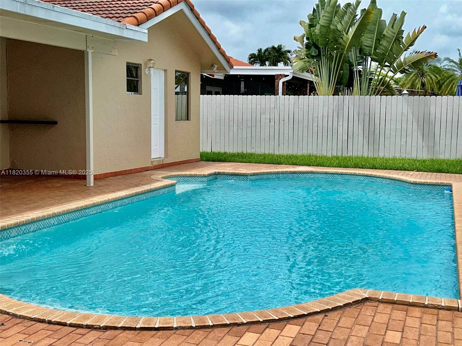 UNIV PARK EAST SEC 1 - Residential Lease