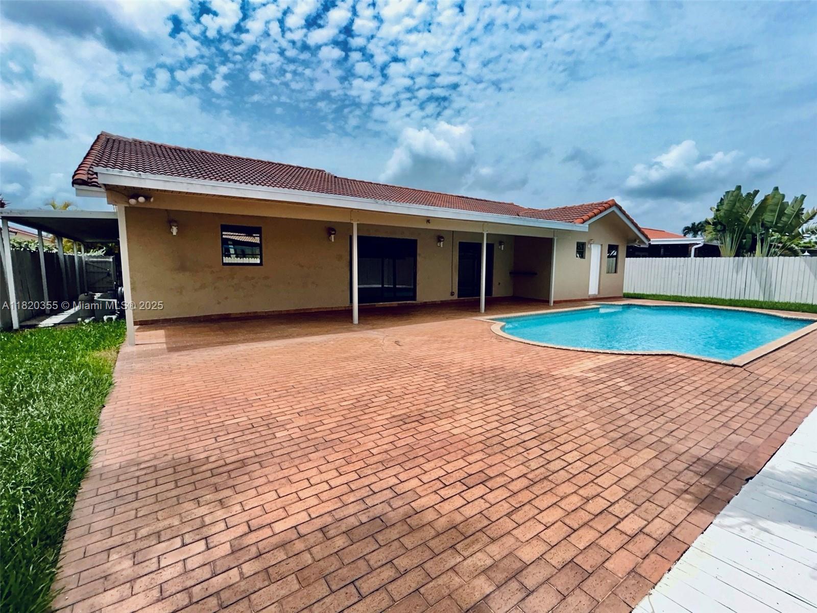 UNIV PARK EAST SEC 1 - Residential Lease