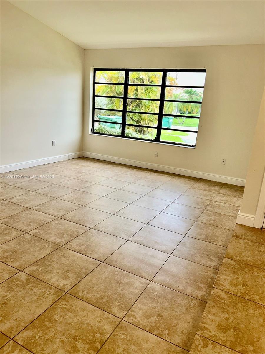 UNIV PARK EAST SEC 1 - Residential Lease