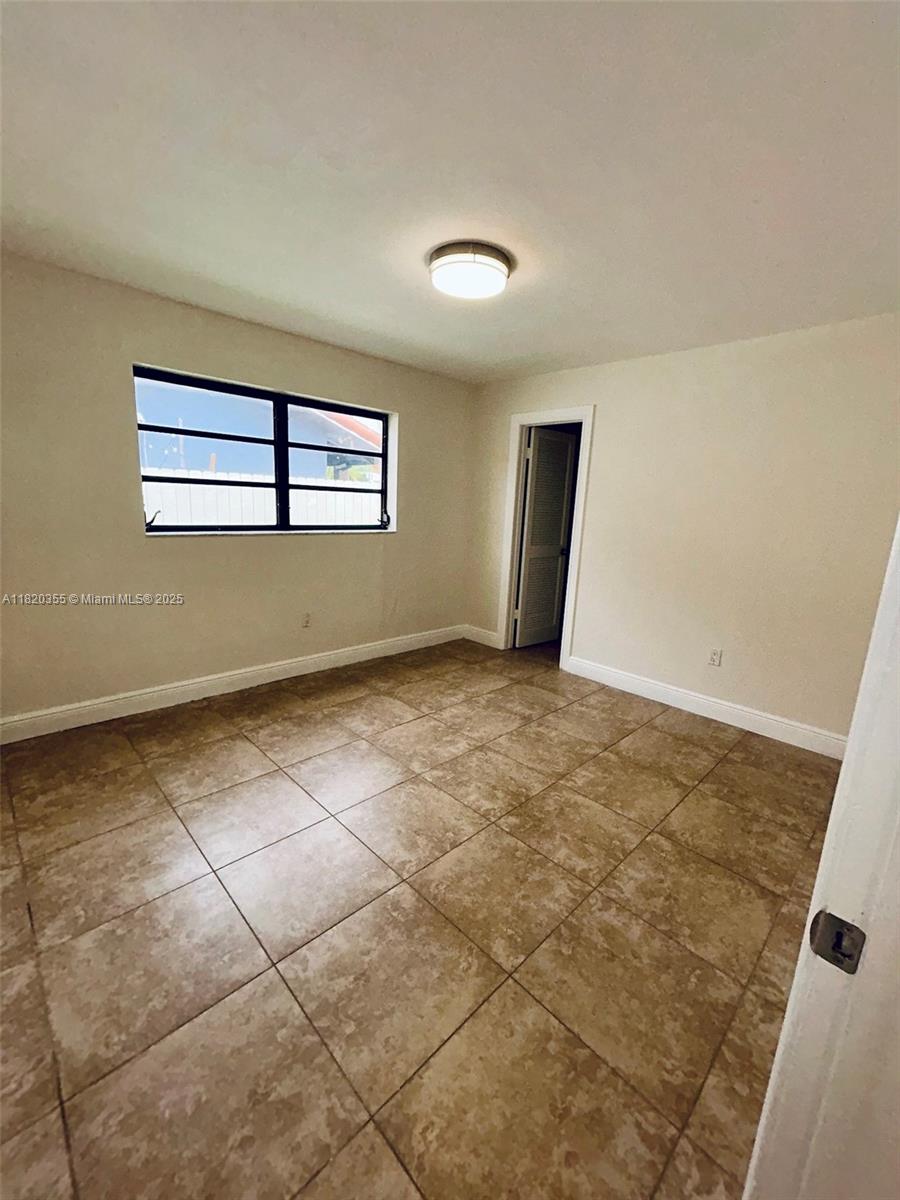 UNIV PARK EAST SEC 1 - Residential Lease
