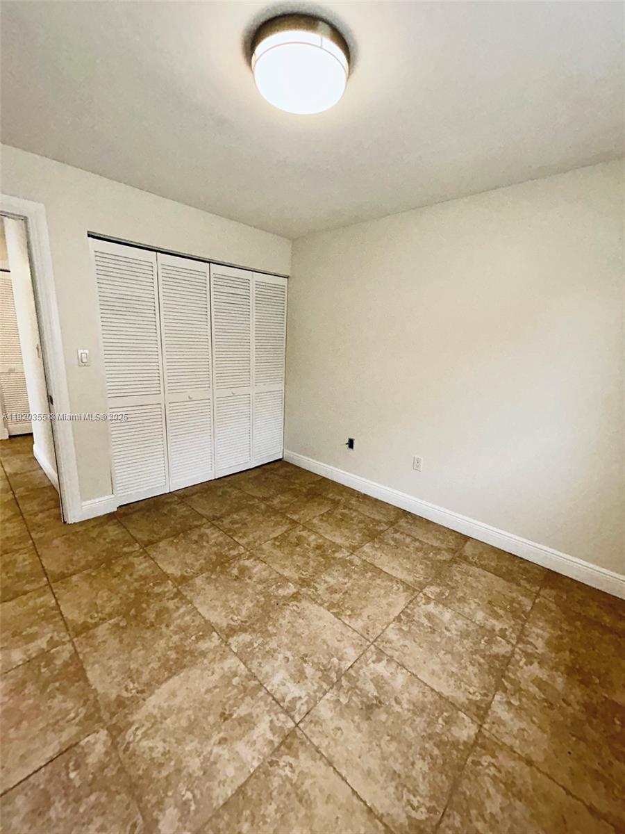 UNIV PARK EAST SEC 1 - Residential Lease