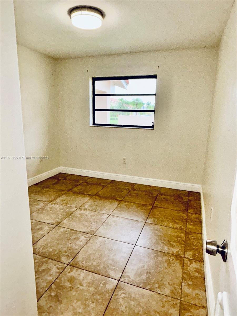 UNIV PARK EAST SEC 1 - Residential Lease