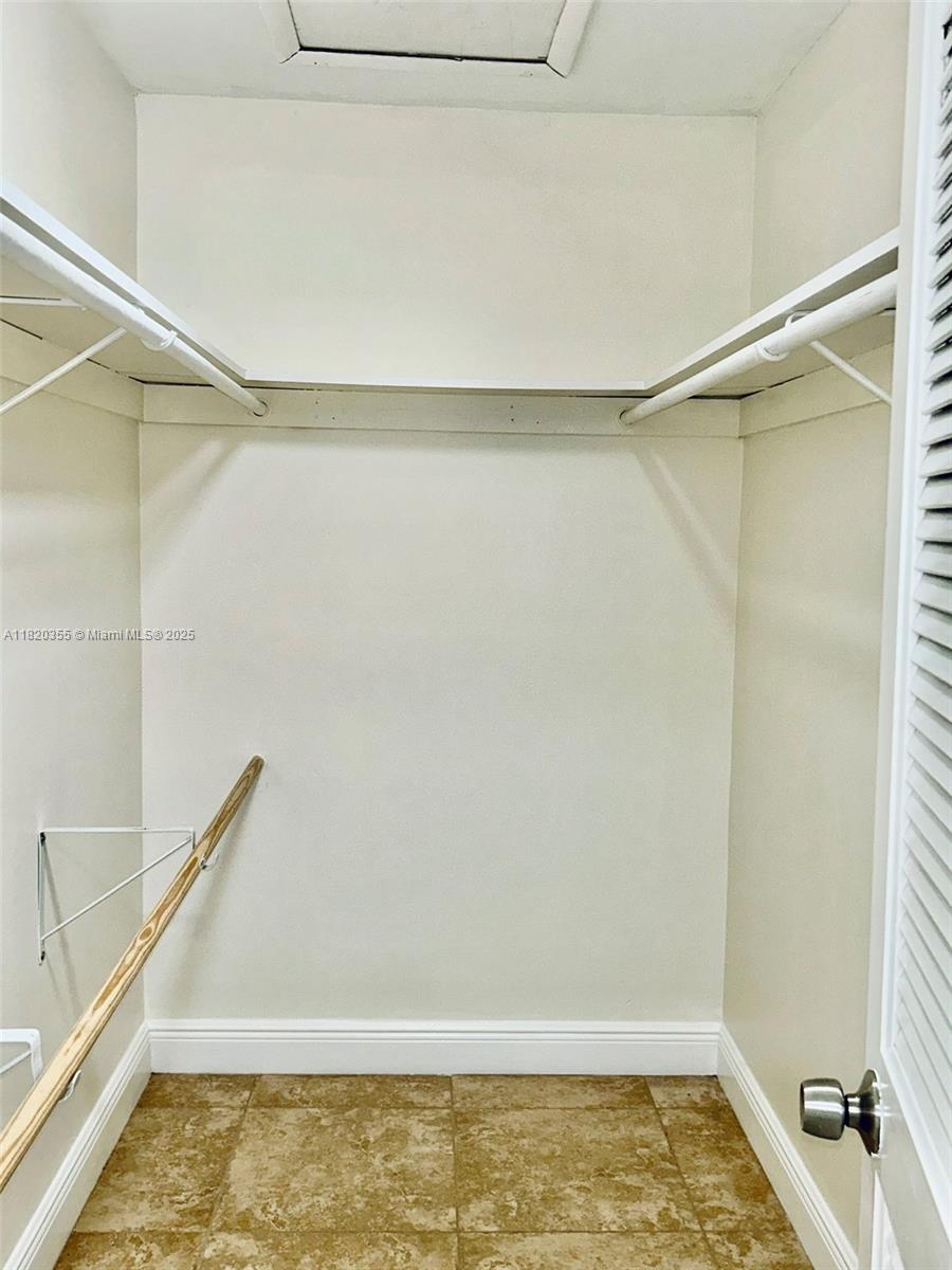 UNIV PARK EAST SEC 1 - Residential Lease