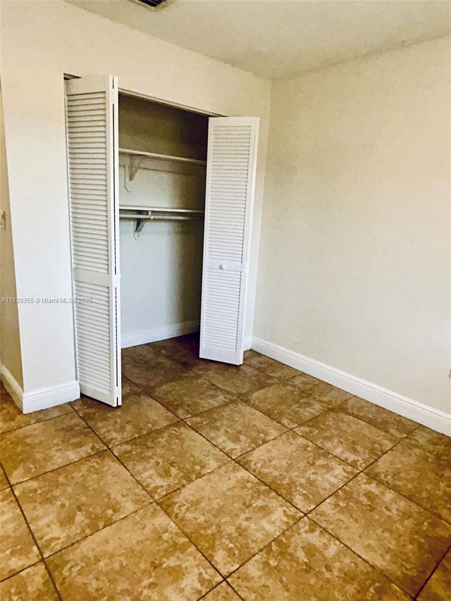 UNIV PARK EAST SEC 1 - Residential Lease