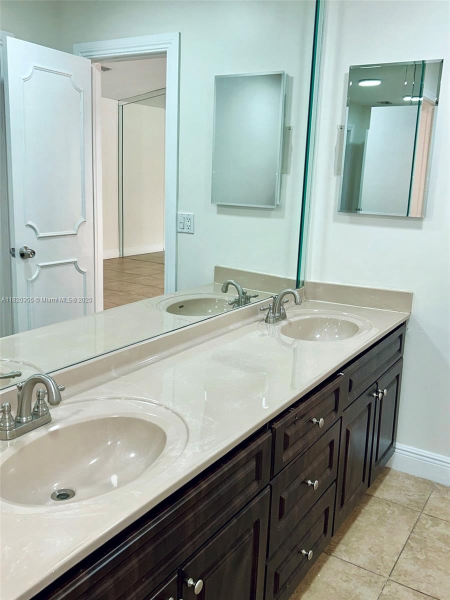 UNIV PARK EAST SEC 1 - Residential Lease