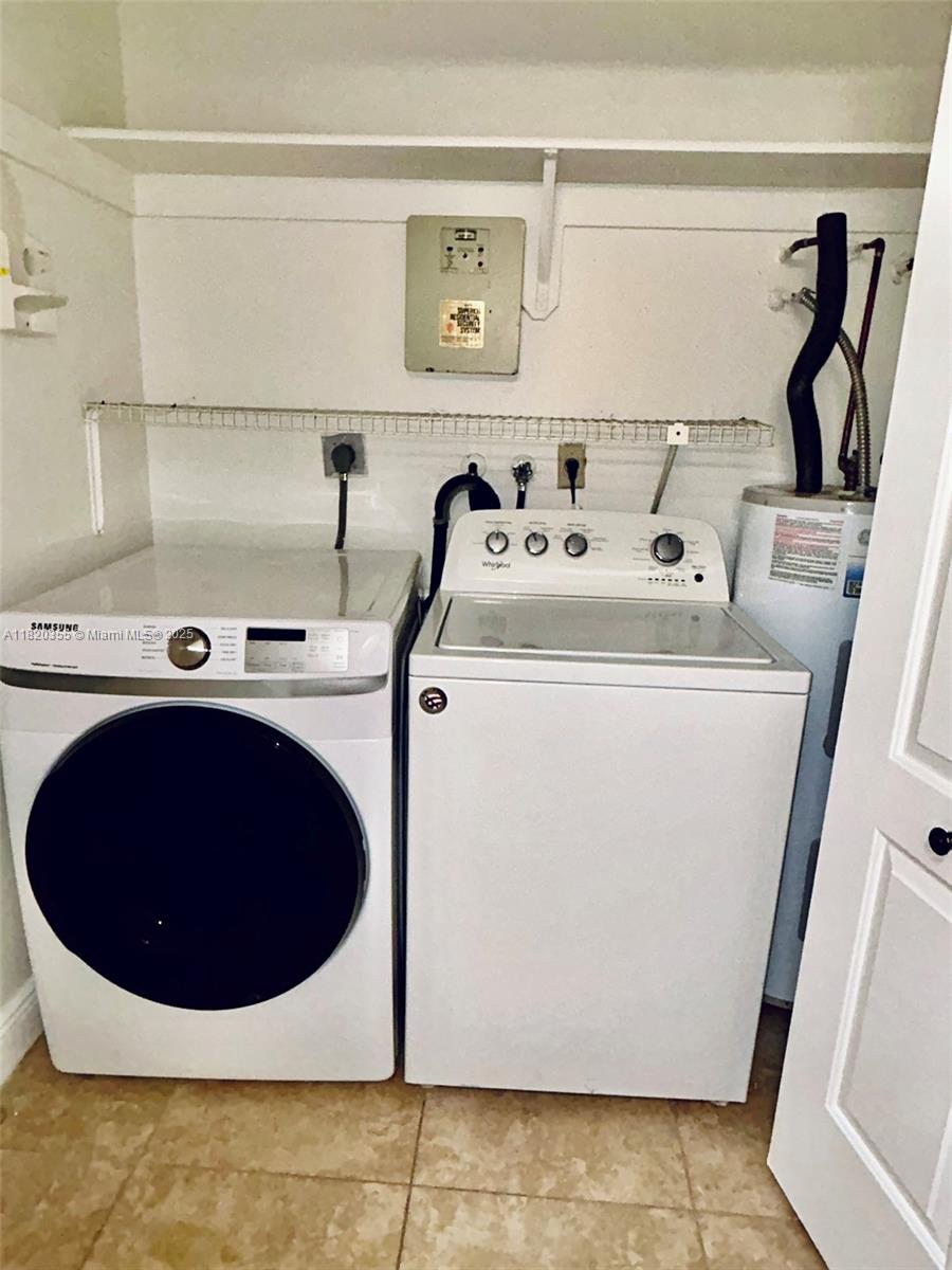 UNIV PARK EAST SEC 1 - Residential Lease