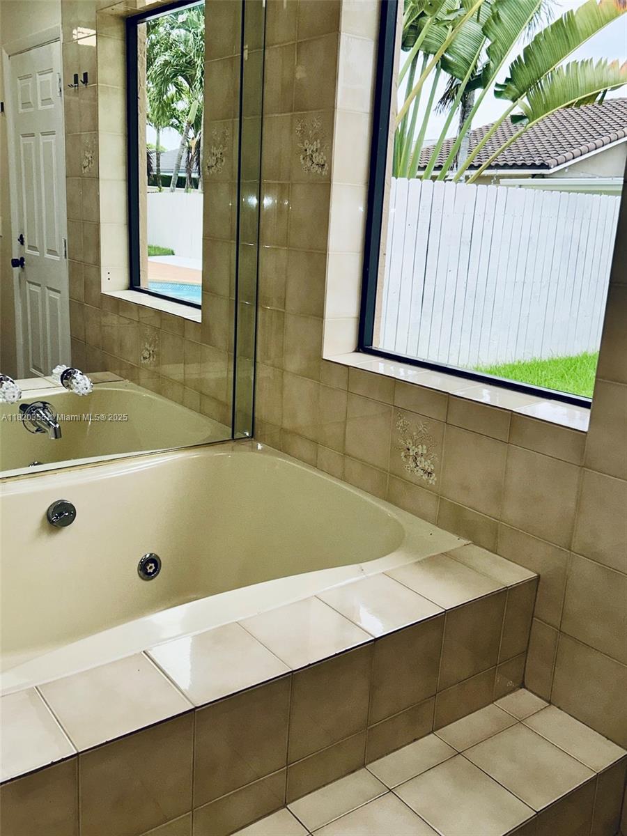 UNIV PARK EAST SEC 1 - Residential Lease