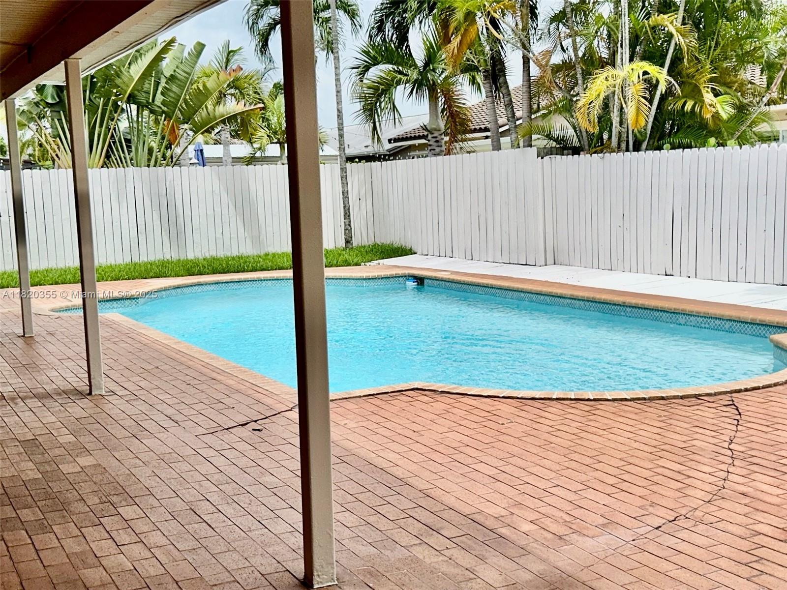 UNIV PARK EAST SEC 1 - Residential Lease
