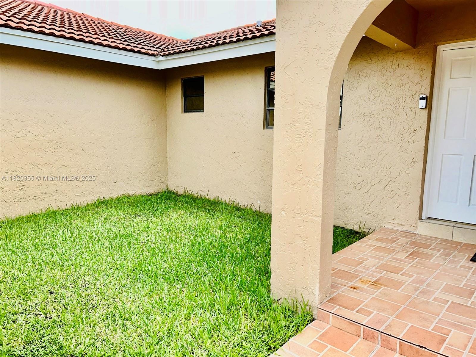 UNIV PARK EAST SEC 1 - Residential Lease