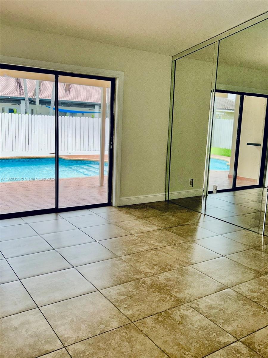 UNIV PARK EAST SEC 1 - Residential Lease