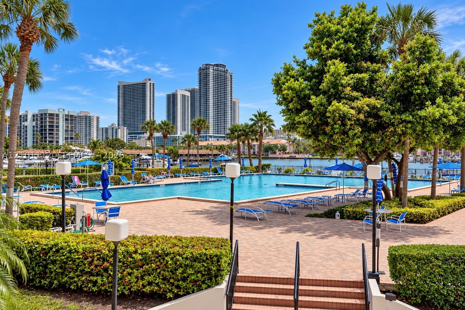 2500 Parkview Dr 307