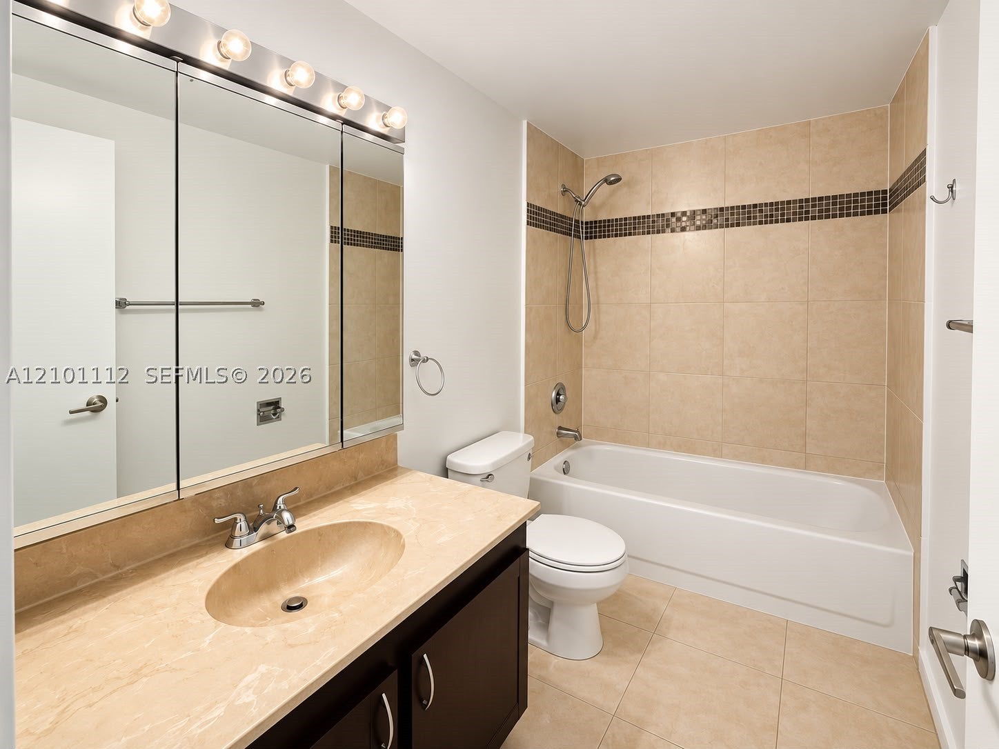 2500 Parkview Dr 307