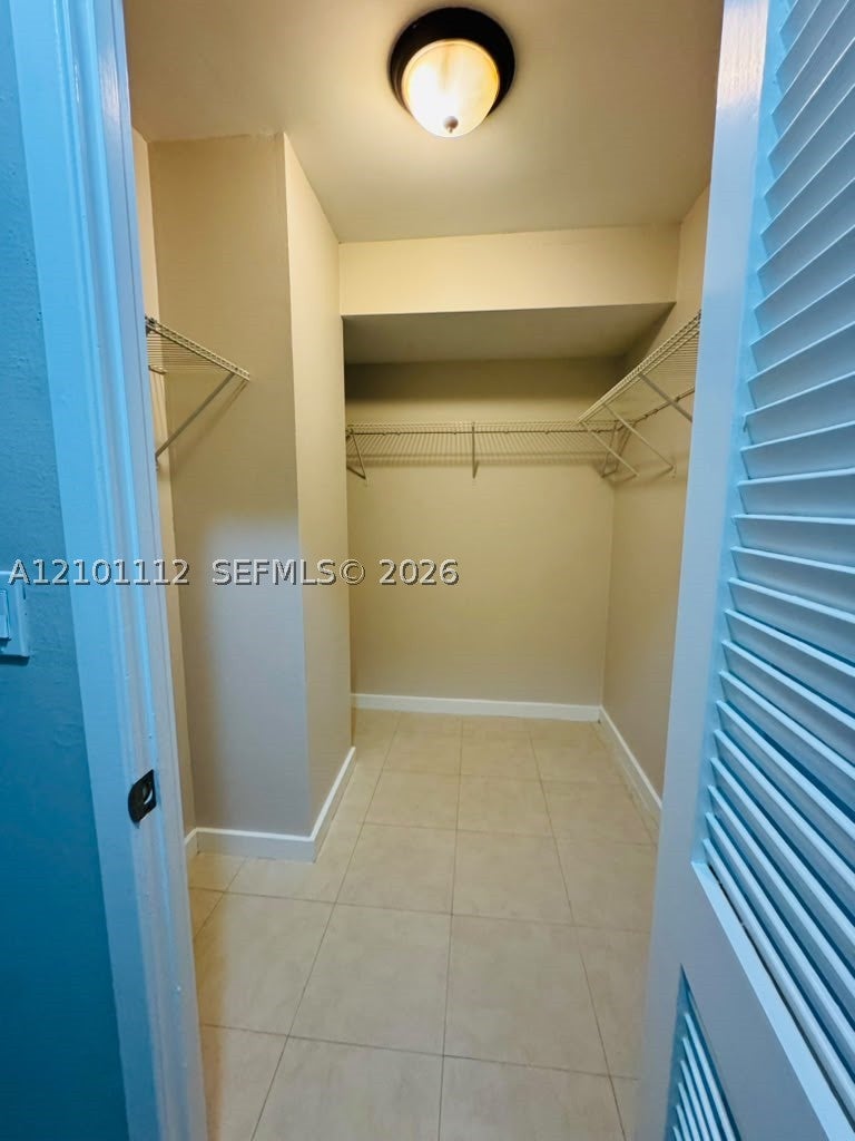 2500 Parkview Dr 307