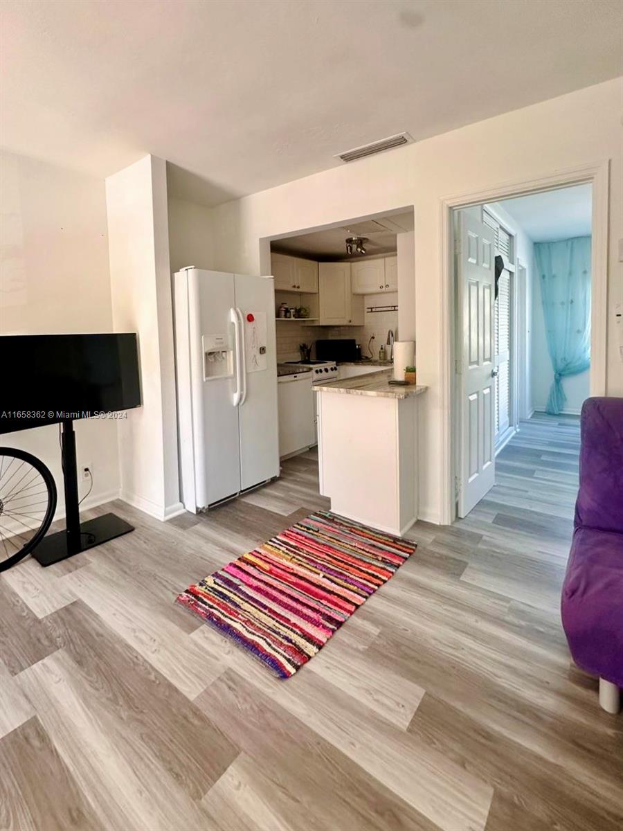 MIDDLE RIVER VILLAS CONDO - Residential