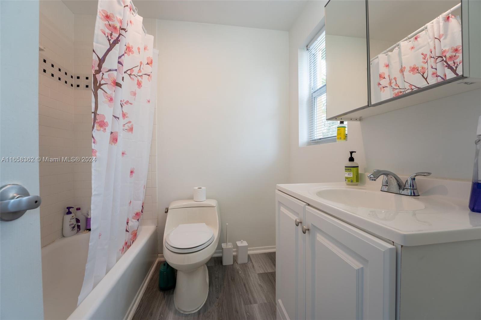 MIDDLE RIVER VILLAS CONDO - Residential