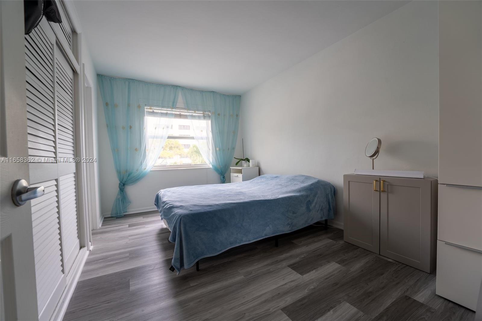 MIDDLE RIVER VILLAS CONDO - Residential