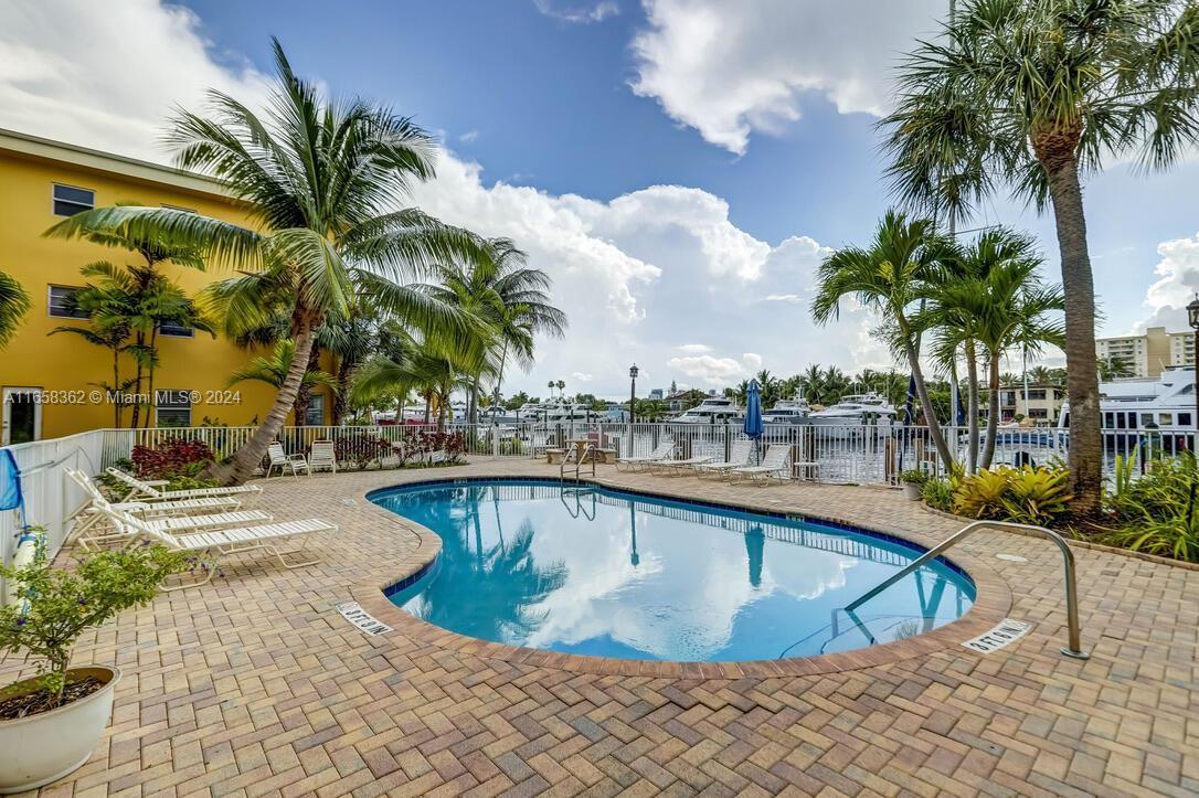 MIDDLE RIVER VILLAS CONDO - Residential