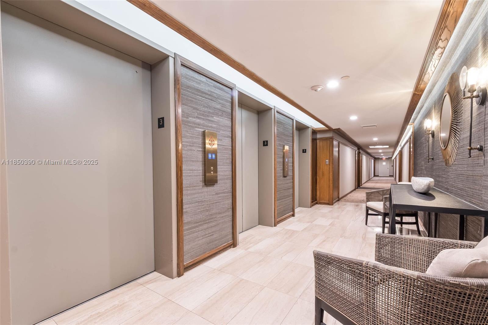 TOWERS OF QUAYSIDE CONDO - Residential