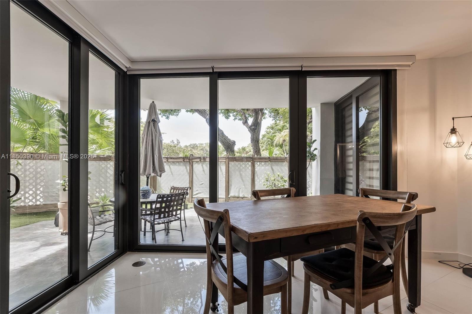 TOWERS OF QUAYSIDE CONDO - Residential