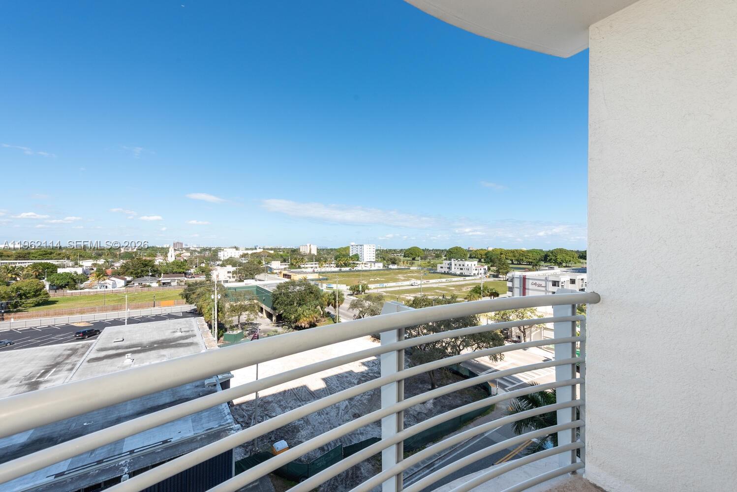 RADIUS CONDO - Residential