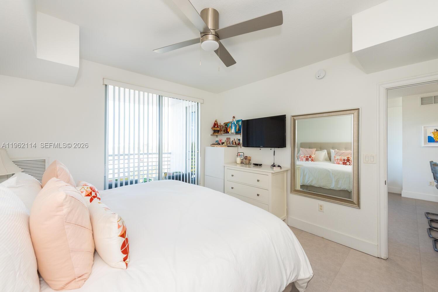 RADIUS CONDO - Residential