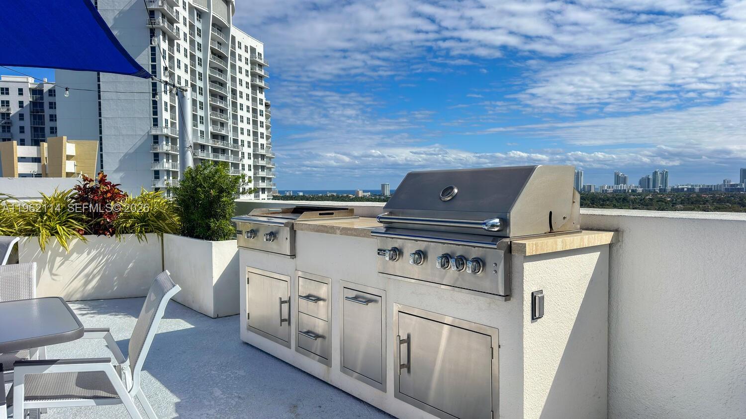 RADIUS CONDO - Residential