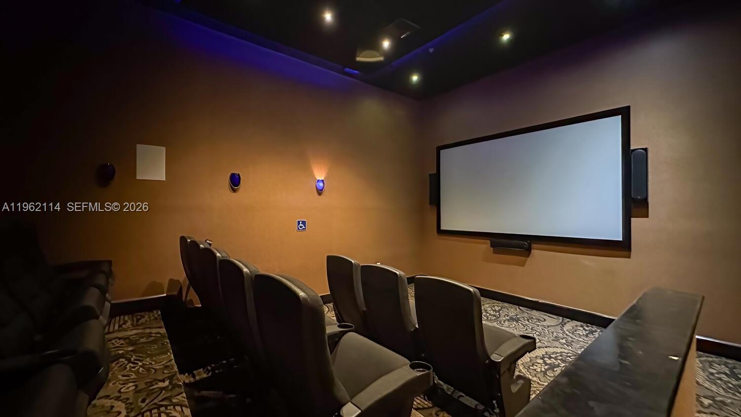 RADIUS CONDO - Residential