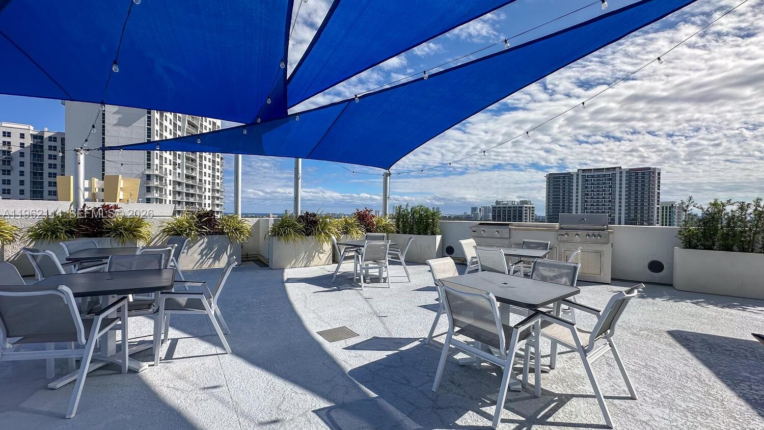 RADIUS CONDO - Residential