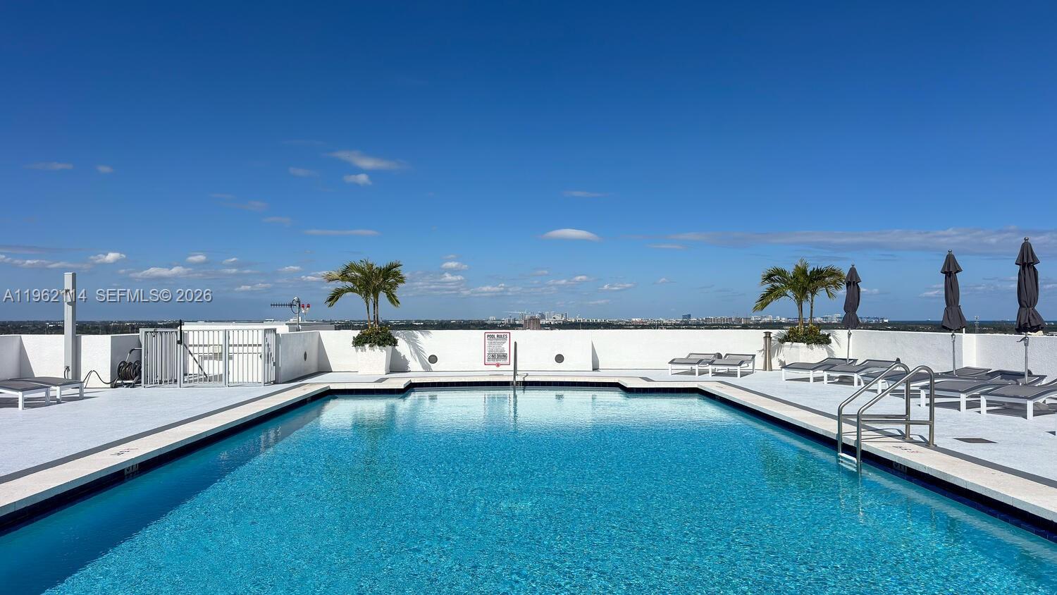 RADIUS CONDO - Residential